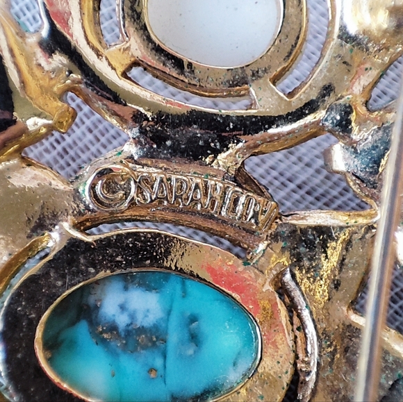 Sarah Coventry Faux Pearl and Turquoise Gold Tone Signed Vintage Brooch EUC - Picture 5 of 7